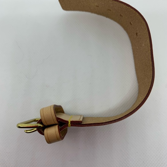 Authentic LV Beautiful Poignant 8” EUC - Picture 5 of 5